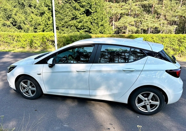 Opel Astra cena 43000 przebieg: 120808, rok produkcji 2017 z Tuchola małe 379